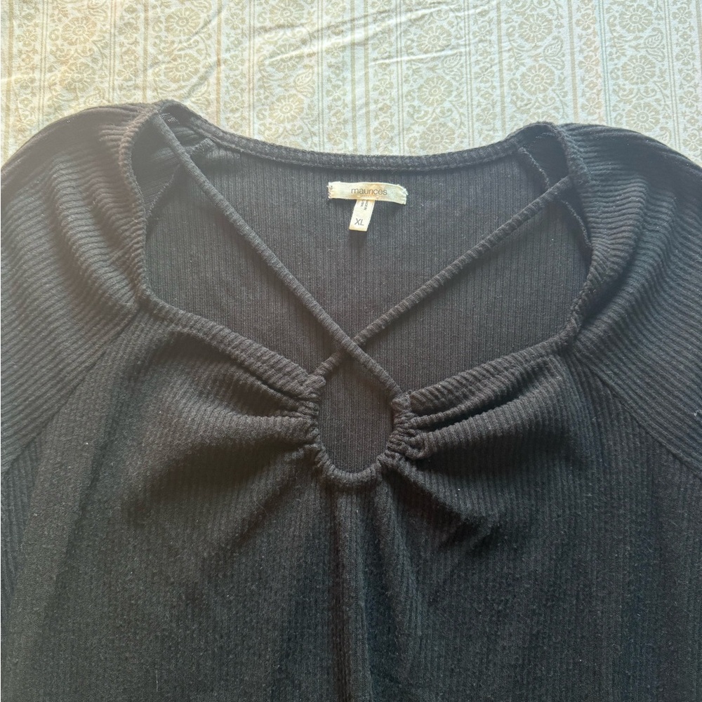 Maurice’s Keyhole Front Black Top